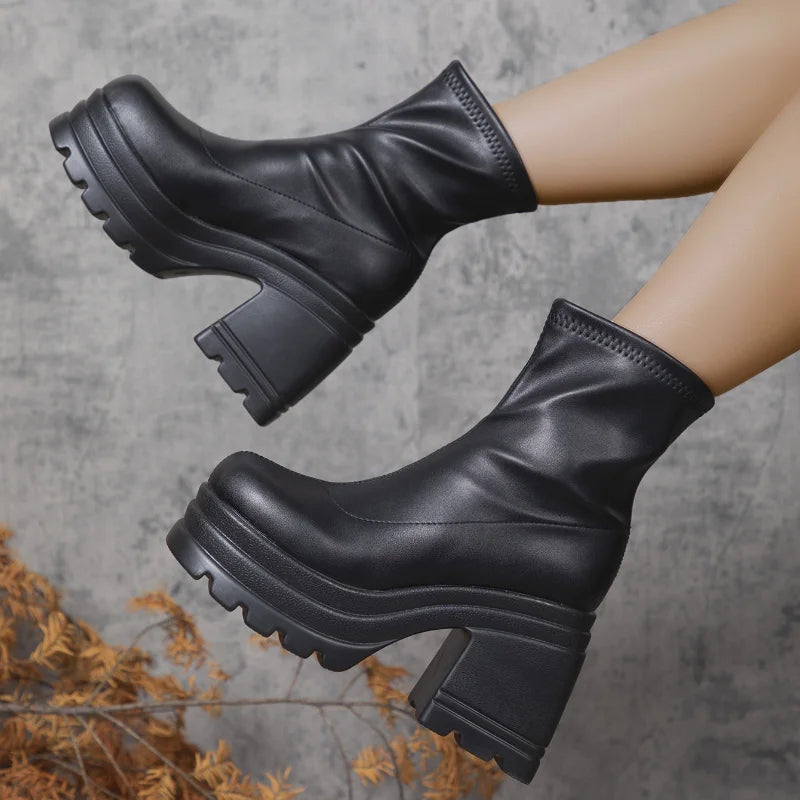 Bottes Courtes Femme en Cuir – Talons Hauts & Semelle Épaisse