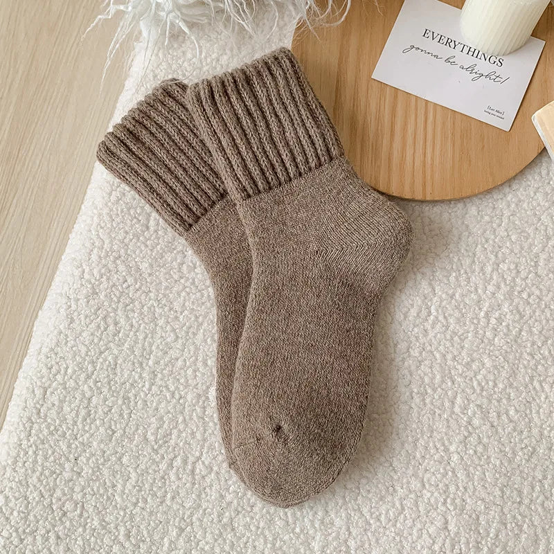 Chaussettes Femme Ultra Douces – Cozy & Chaudes pour l’Hiver