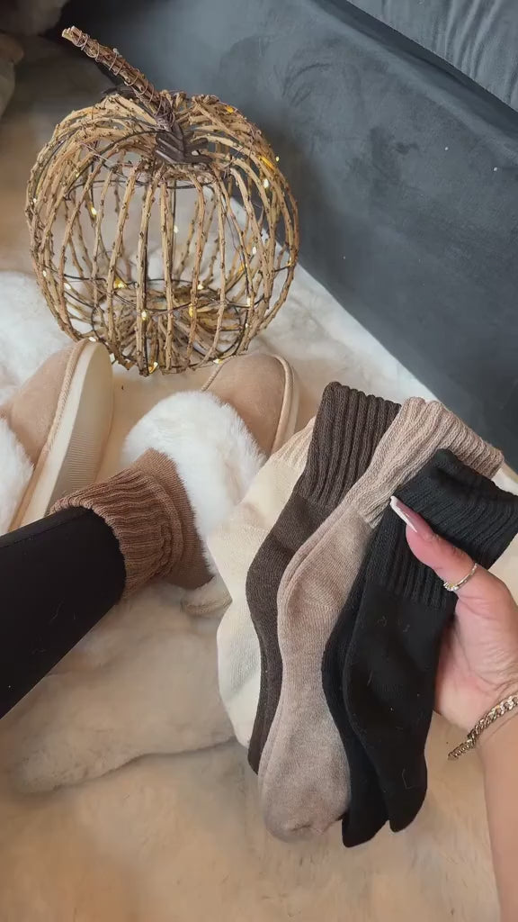 Chaussettes Femme Ultra Douces – Cozy & Chaudes pour l’Hiver